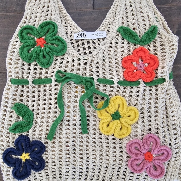 ZARA V-Kneck Knit Flowered Sweater Tank sz small - Picture 3 of 8